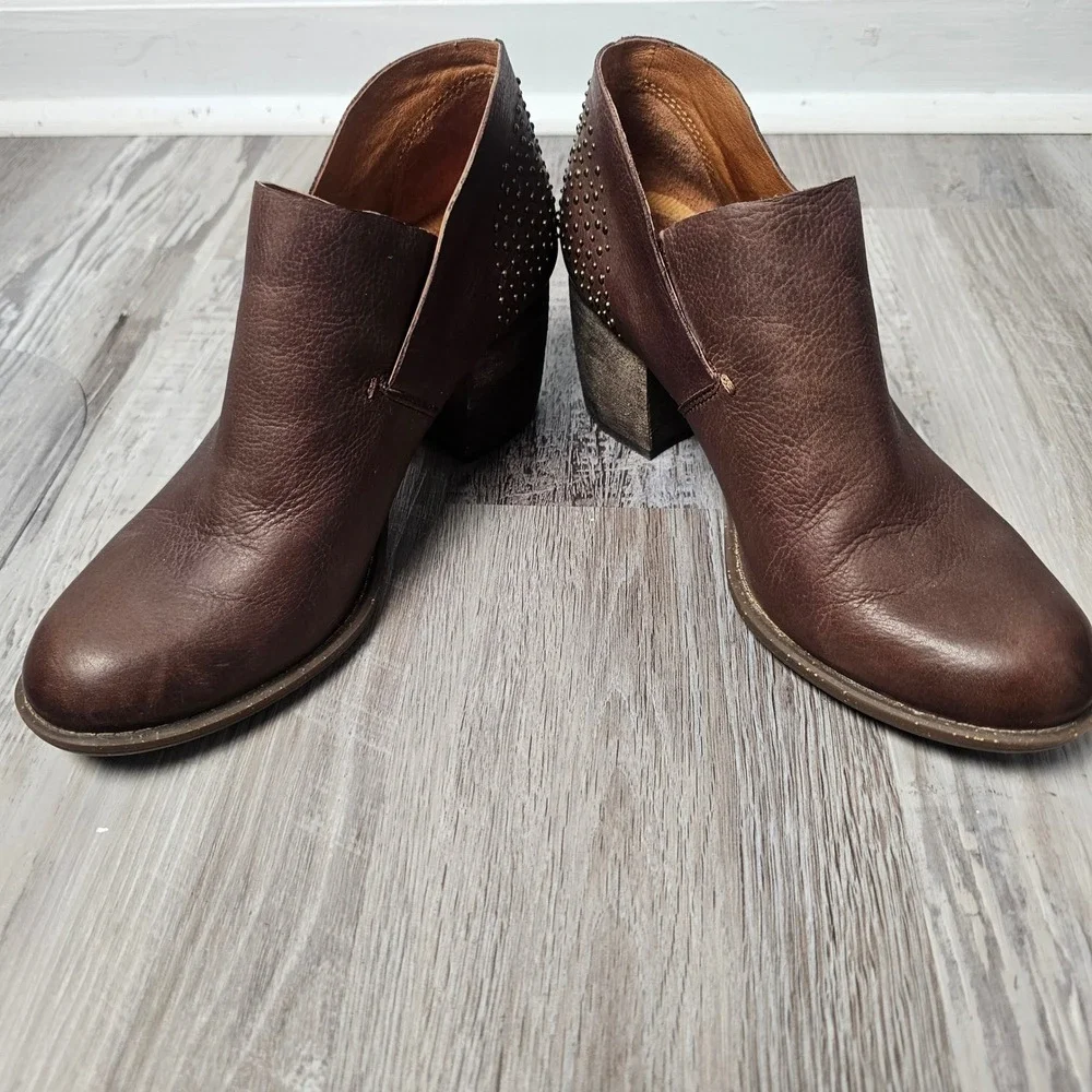 Naya Valerie 8.5M Ankle Bootie Brown Leather Studded Western Boho Edgy